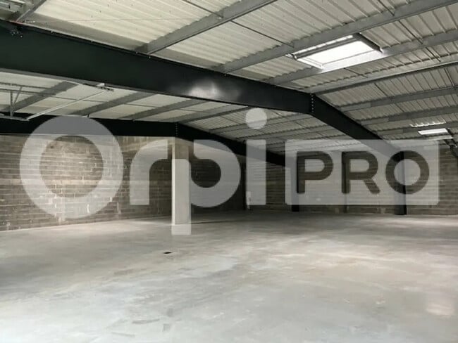 Plus de détails pour 38 Rue Montcalm, La Rochelle - Industriel/Logistique à louer
