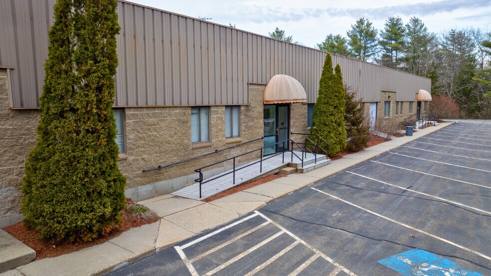 4 Industrial Pky, Brunswick, ME à louer - Photo de l’immeuble – Image 3 sur 92