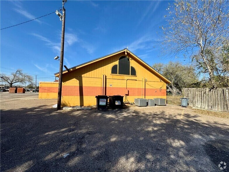 107 Cecilia St, Alice, TX à vendre - Photo de l’immeuble – Image 2 sur 9