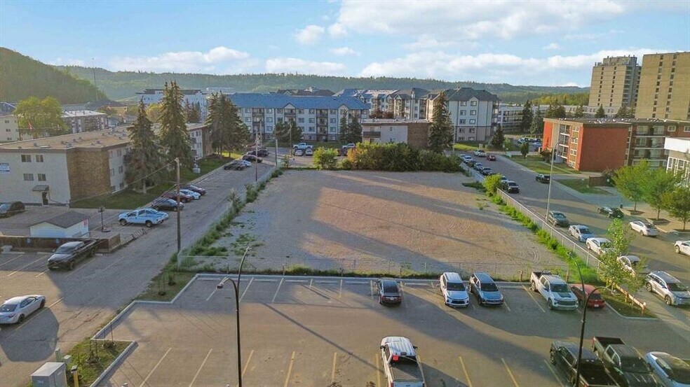10013-10119 Manning ave, Fort McMurray, AB à vendre - Photo de l’immeuble – Image 2 sur 9