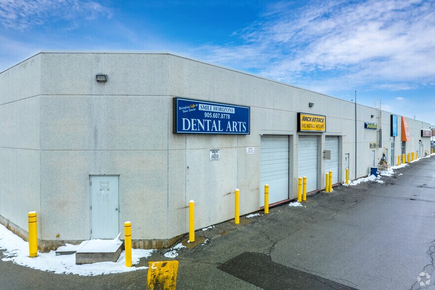 3145 Dundas St W, Mississauga, ON à louer - Photo de l’immeuble – Image 3 sur 57