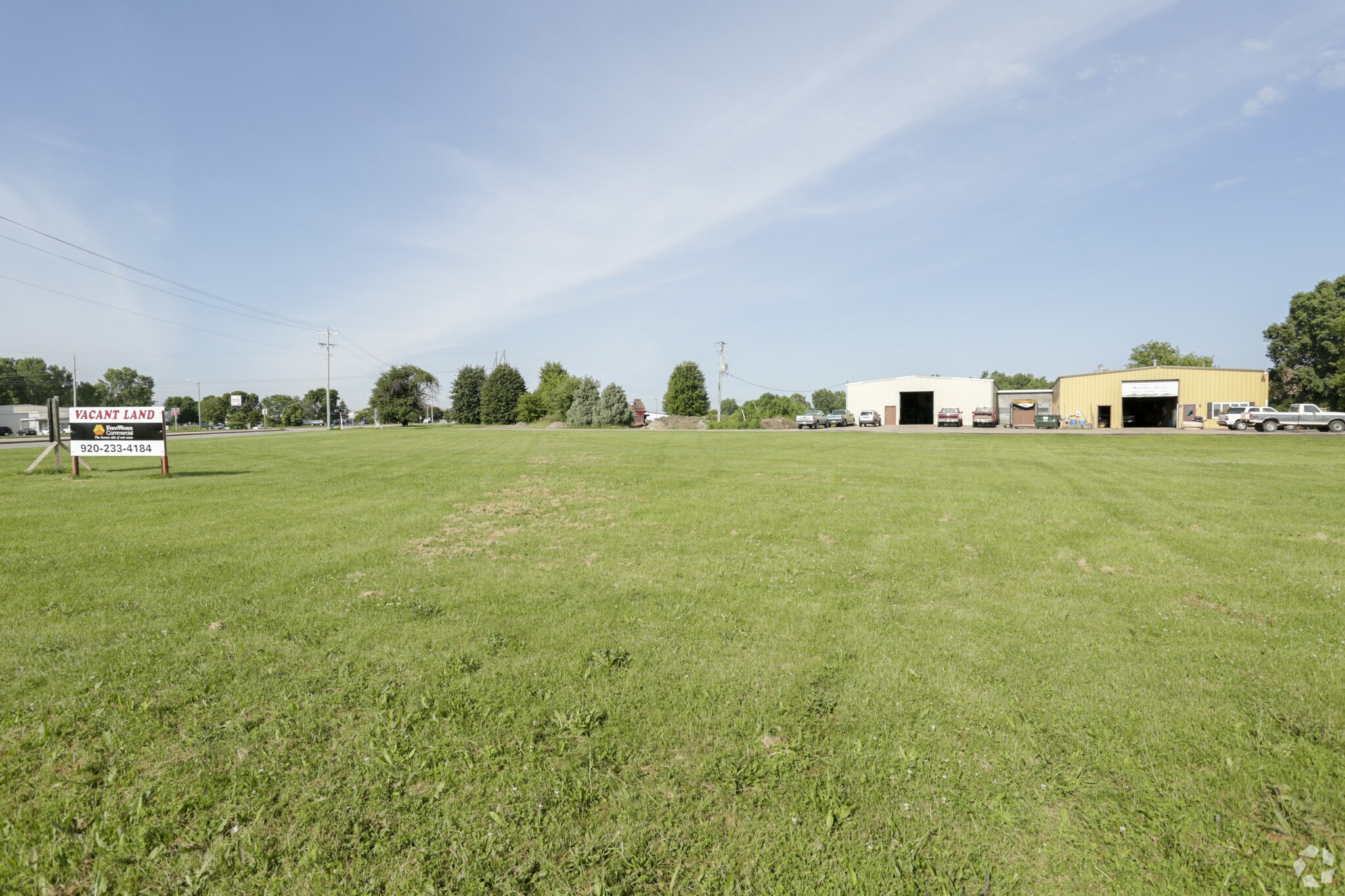 2224 State Road 44, Oshkosh, WI à vendre Photo principale– Image 1 sur 4