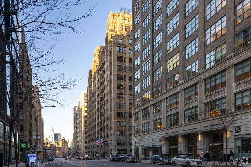180 Varick St, New York, NY à louer - Photo de l’immeuble – Image 2 sur 7