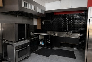 Plus de détails pour 676 Nostrand Ave, Brooklyn, NY - Local commercial à louer