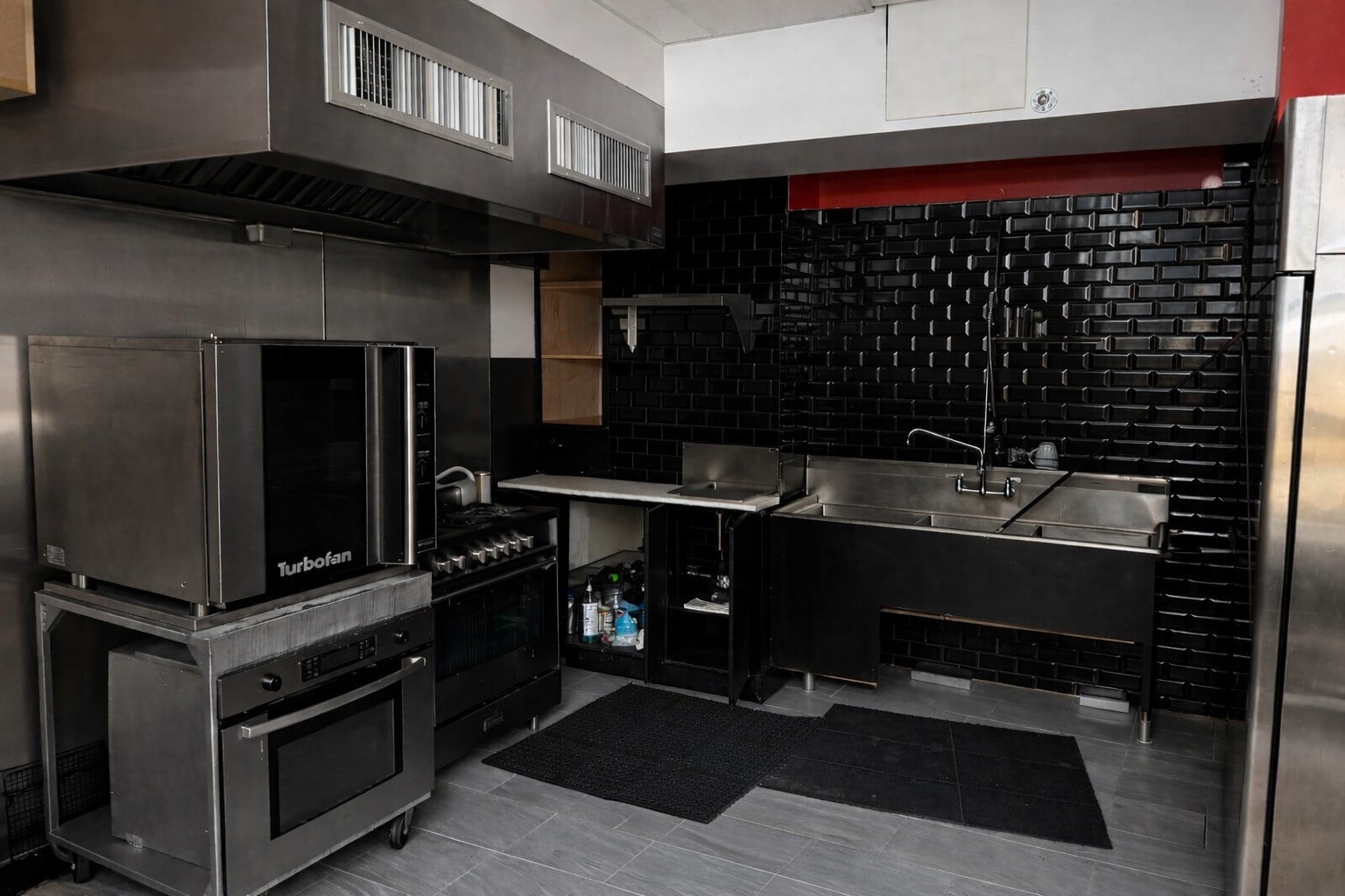 676 Nostrand Ave, Brooklyn, NY à louer Photo principale– Image 1 sur 5