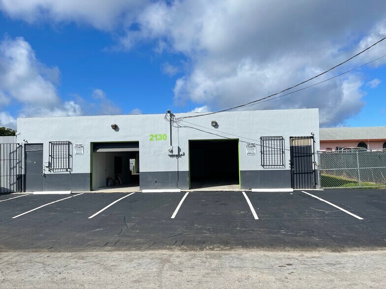 2130 SW 56th Ter, West Park, FL à vendre - Photo principale – Image 1 sur 24
