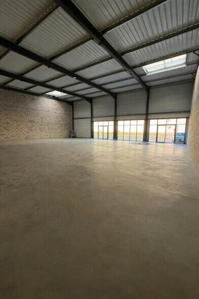 Local commercial dans Gonesse à louer - Photo intérieure – Image 3 sur 5