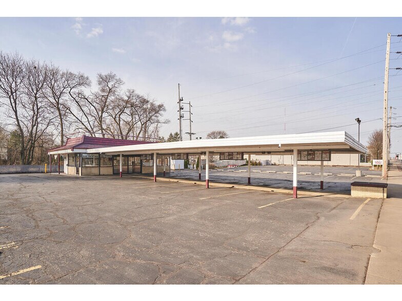 35 West Ave, Tallmadge, OH à vendre - Photo de l’immeuble – Image 1 sur 12