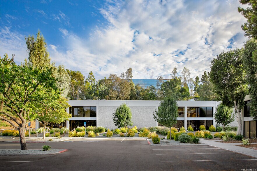 16744-16772 W Bernardo Dr, San Diego, CA à louer - Photo de l’immeuble – Image 2 sur 22