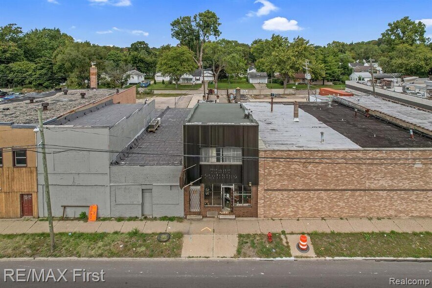 1523 E 8 Mile Rd, Hazel Park, MI à vendre - Photo de l’immeuble – Image 3 sur 14