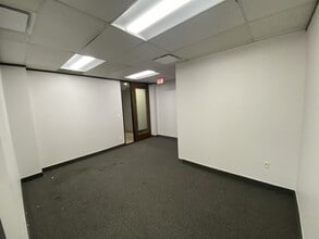 17440 N Dallas Pky, Dallas, TX à louer Photo intérieure– Image 1 sur 10