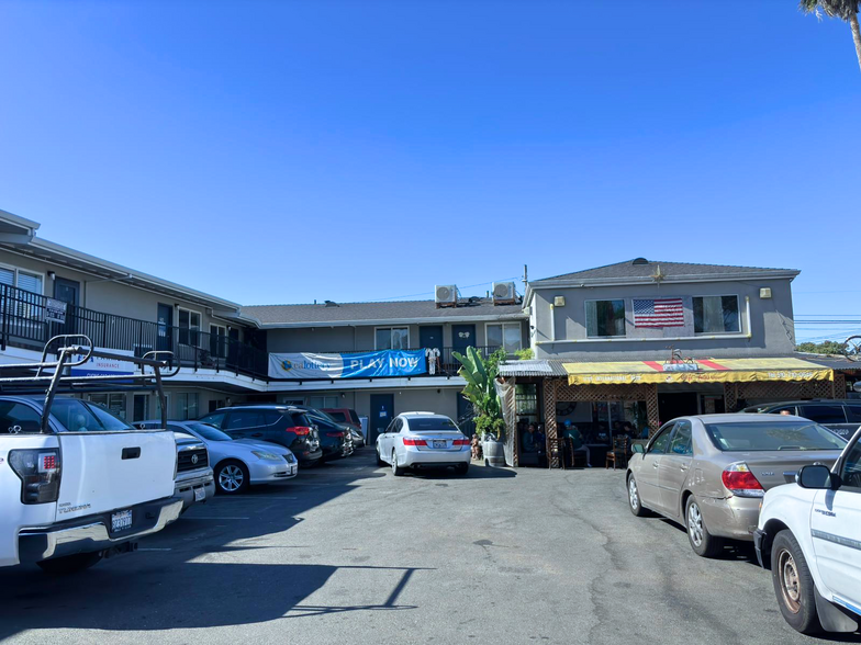 1711 International Blvd, Oakland, CA à vendre - Photo principale – Image 1 sur 8