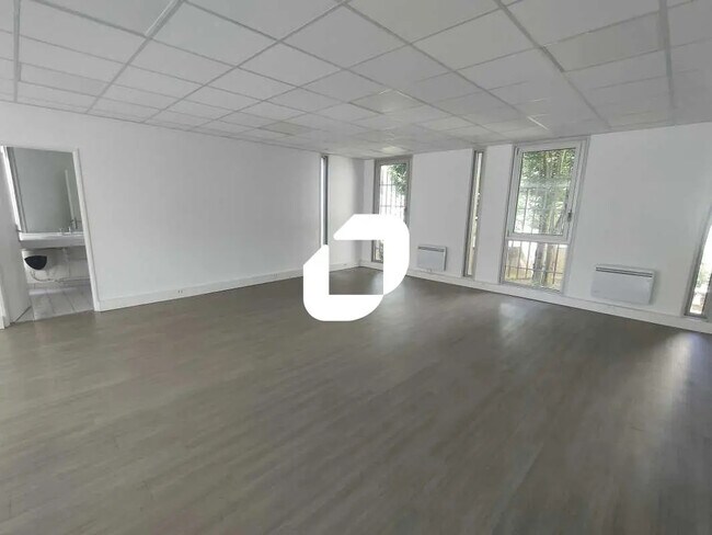 Plus de détails pour Bureau à vendre
