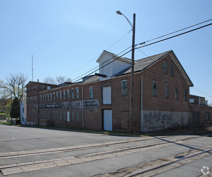 29 Grant St, Walden, NY à vendre - Photo de l’immeuble – Image 3 sur 56
