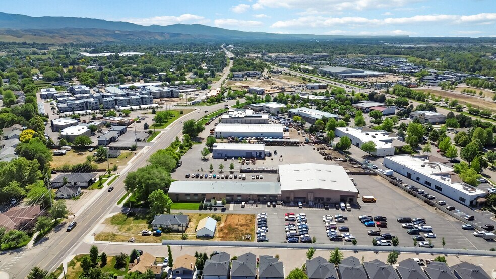1345 E State St, Eagle, ID à vendre - Photo de l’immeuble – Image 2 sur 12