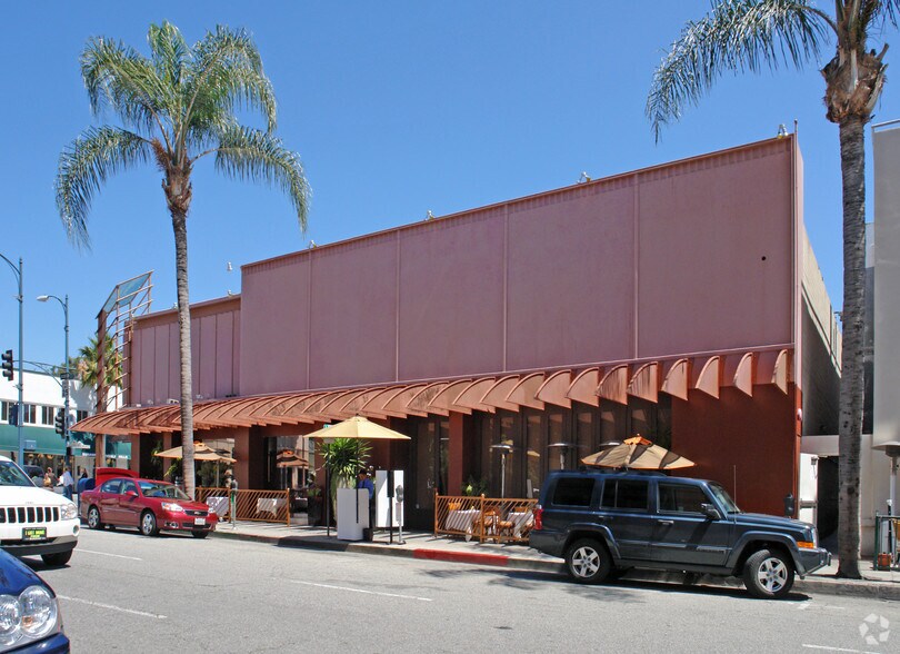 468 N Bedford Dr, Beverly Hills, CA à louer - Photo de l’immeuble – Image 3 sur 8