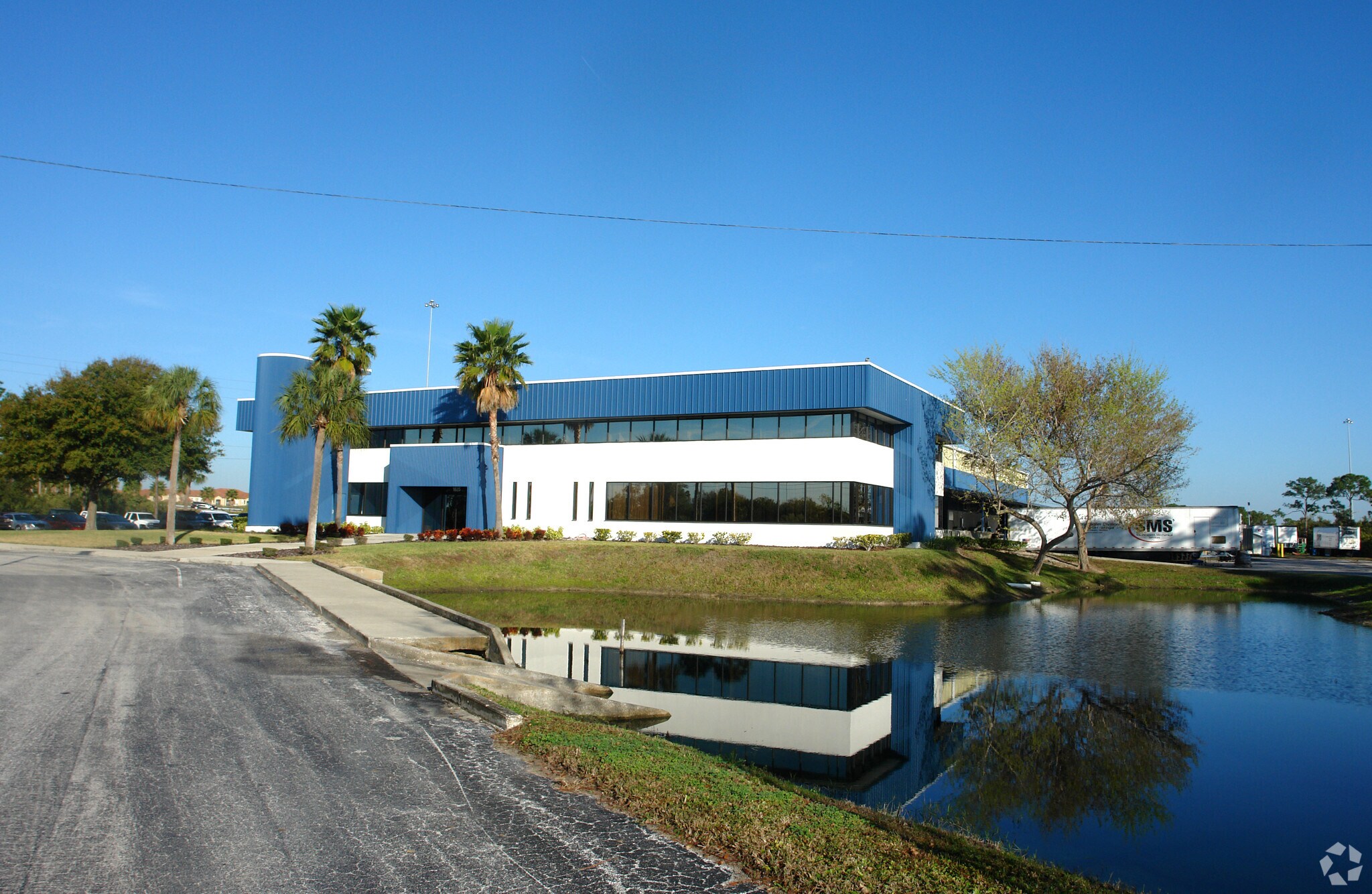 1615 N 118th Ave, Saint Petersburg, FL à louer Photo principale– Image 1 sur 18