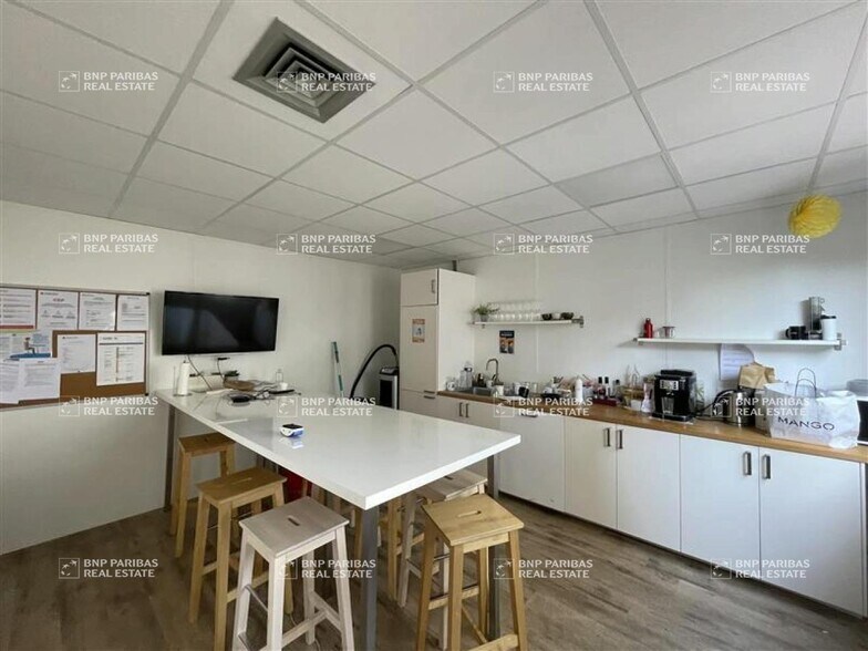 Bureau dans Montpellier à louer - Photo de l’immeuble – Image 3 sur 12