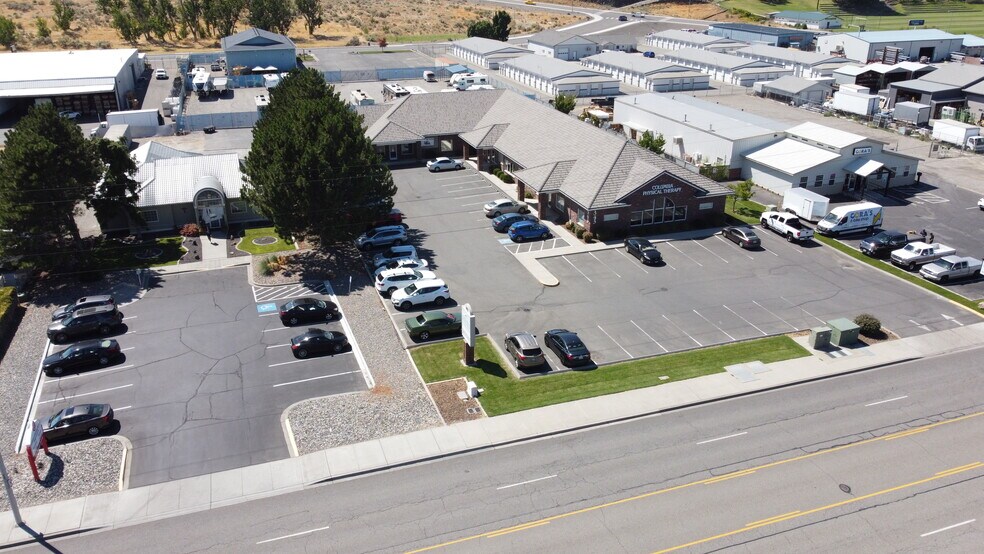 343 Wellsian Way, Richland, WA à louer - Photo de l’immeuble – Image 2 sur 4