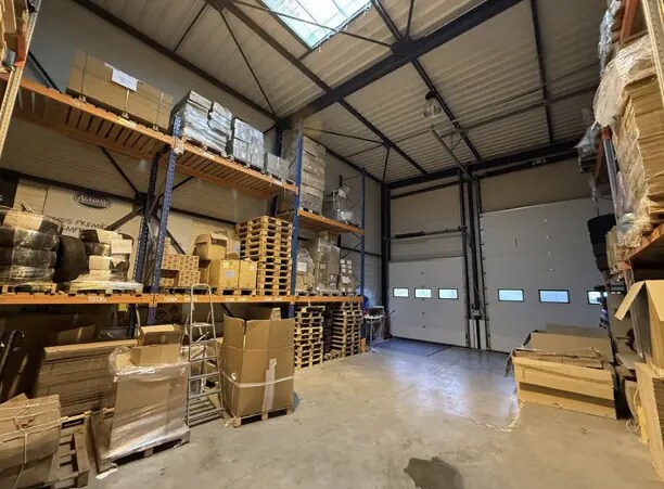 Local d'activités dans FLEURIEUX SUR L 39 ARBRESLE à vendre - Photo de l’immeuble – Image 3 sur 7