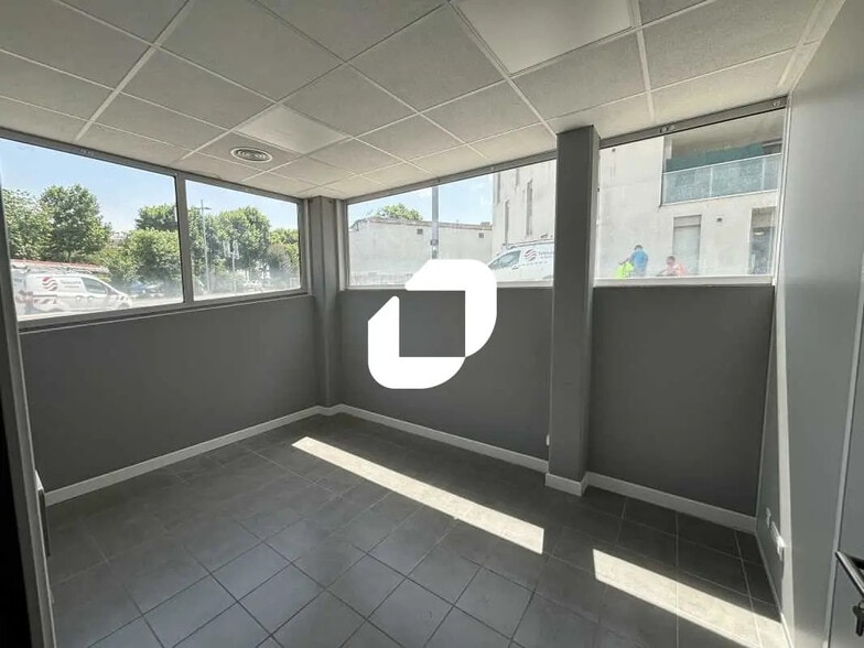 Bureau dans Villefranche-sur-Saône à louer - Photo de l’immeuble – Image 2 sur 8