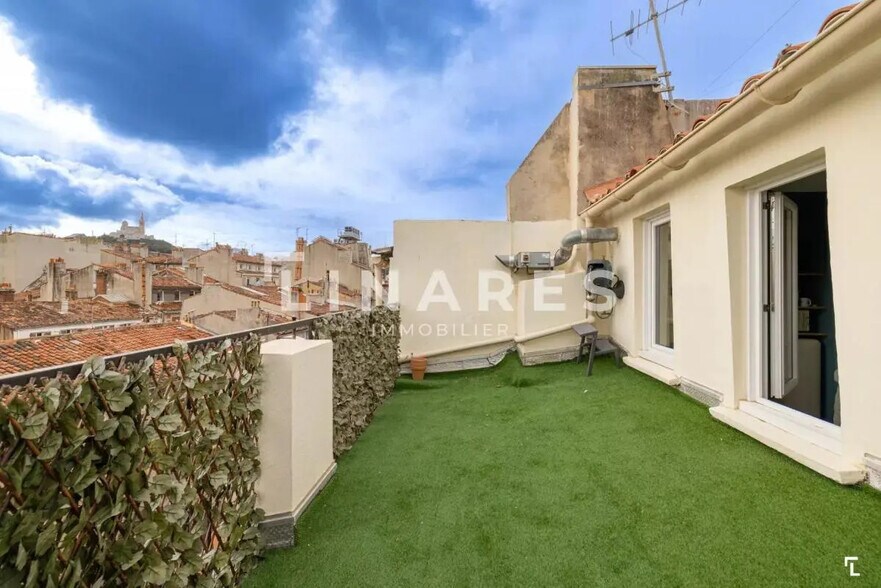 Bureau dans Marseille à louer - Photo de l’immeuble – Image 2 sur 11