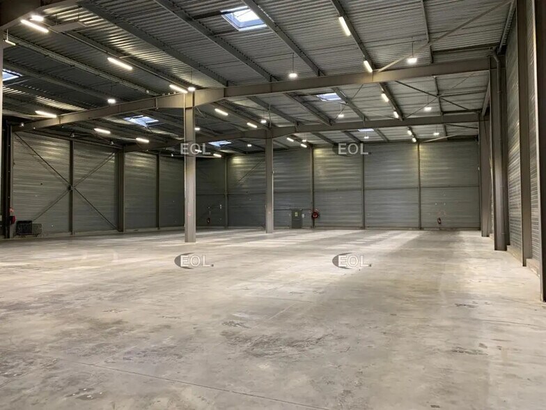 Industriel/Logistique dans Creil à louer - Photo de l’immeuble – Image 2 sur 6