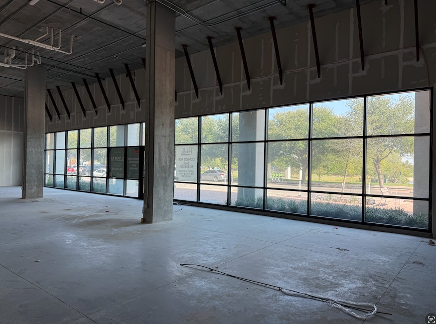 1808 Aldrich, Austin, TX 78723 - Lot 105 -  - Photo intérieure - Image 1 of 1