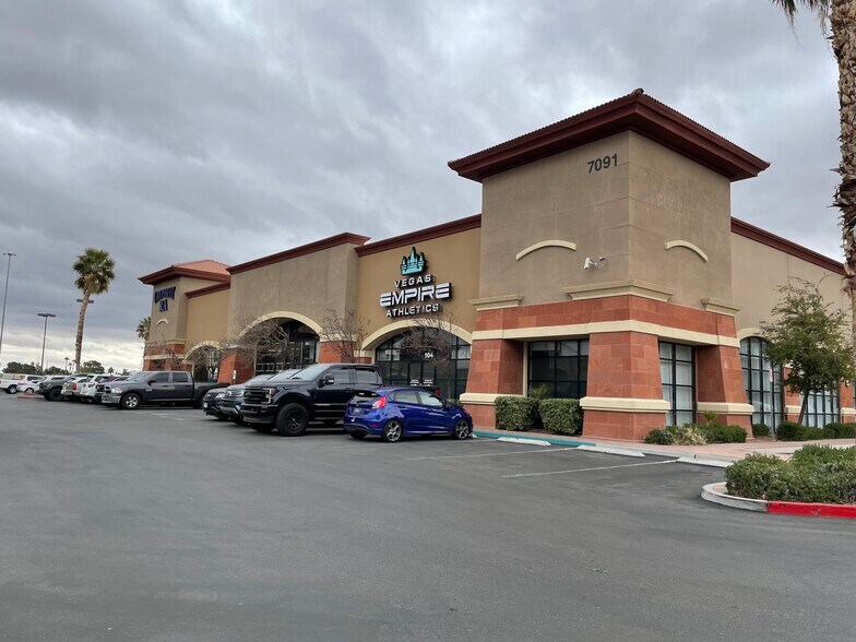 7091 W Craig Rd, Las Vegas, NV à louer - Photo de l’immeuble – Image 1 sur 11