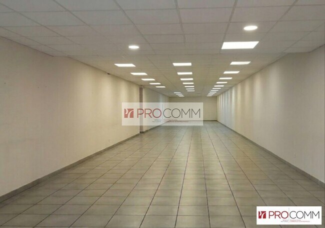 Plus de détails pour Local commercial à vendre