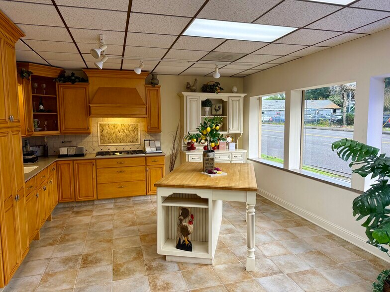 8811 NE Sandy Blvd, Portland, OR à vendre - Photo de l’immeuble – Image 3 sur 13