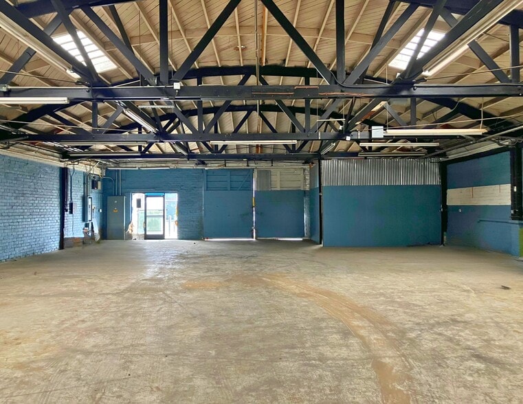36 E Palm Ave, Burbank, CA à louer - Photo intérieure – Image 3 sur 9