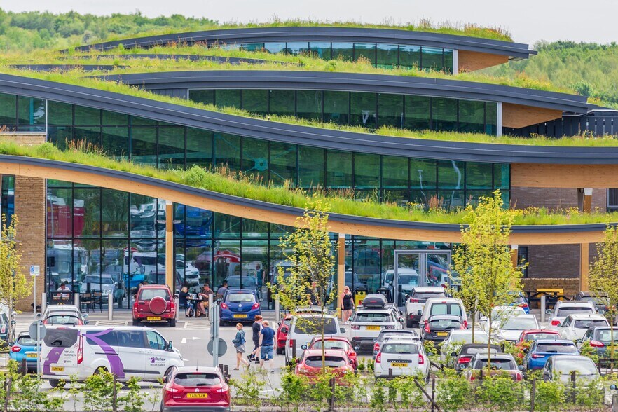 Lakeside Way, Leeds à louer - Photo de l’immeuble – Image 1 sur 9