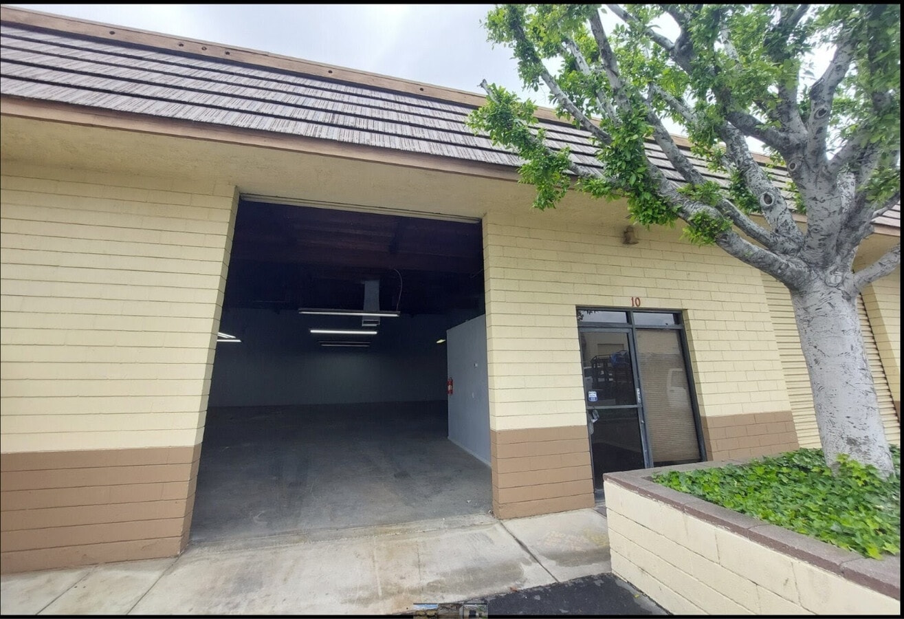 12455 Branford St, Pacoima, CA 91331 - Lot 24 - - Photo intérieure - Image 2 of 2