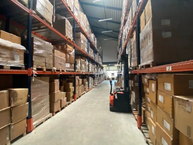 Local d'activités dans Cormeilles-en-Parisis à vendre - Photo de l’immeuble – Image 3 sur 6