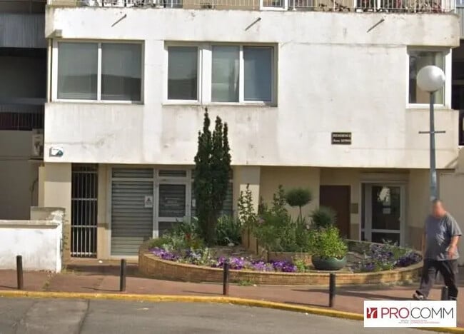 Plus de détails pour Local commercial à vendre