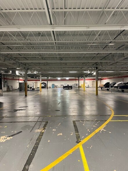 8061 Erie Rd, Derby, NY à louer - Photo intérieure – Image 3 sur 11