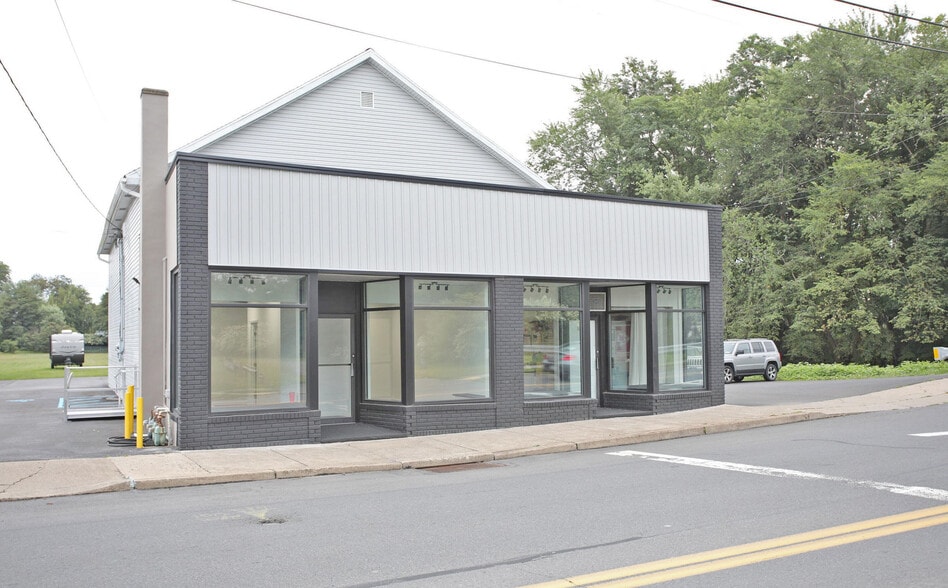 131 W 8th St, Wyoming, PA à louer - Photo principale – Image 1 sur 5