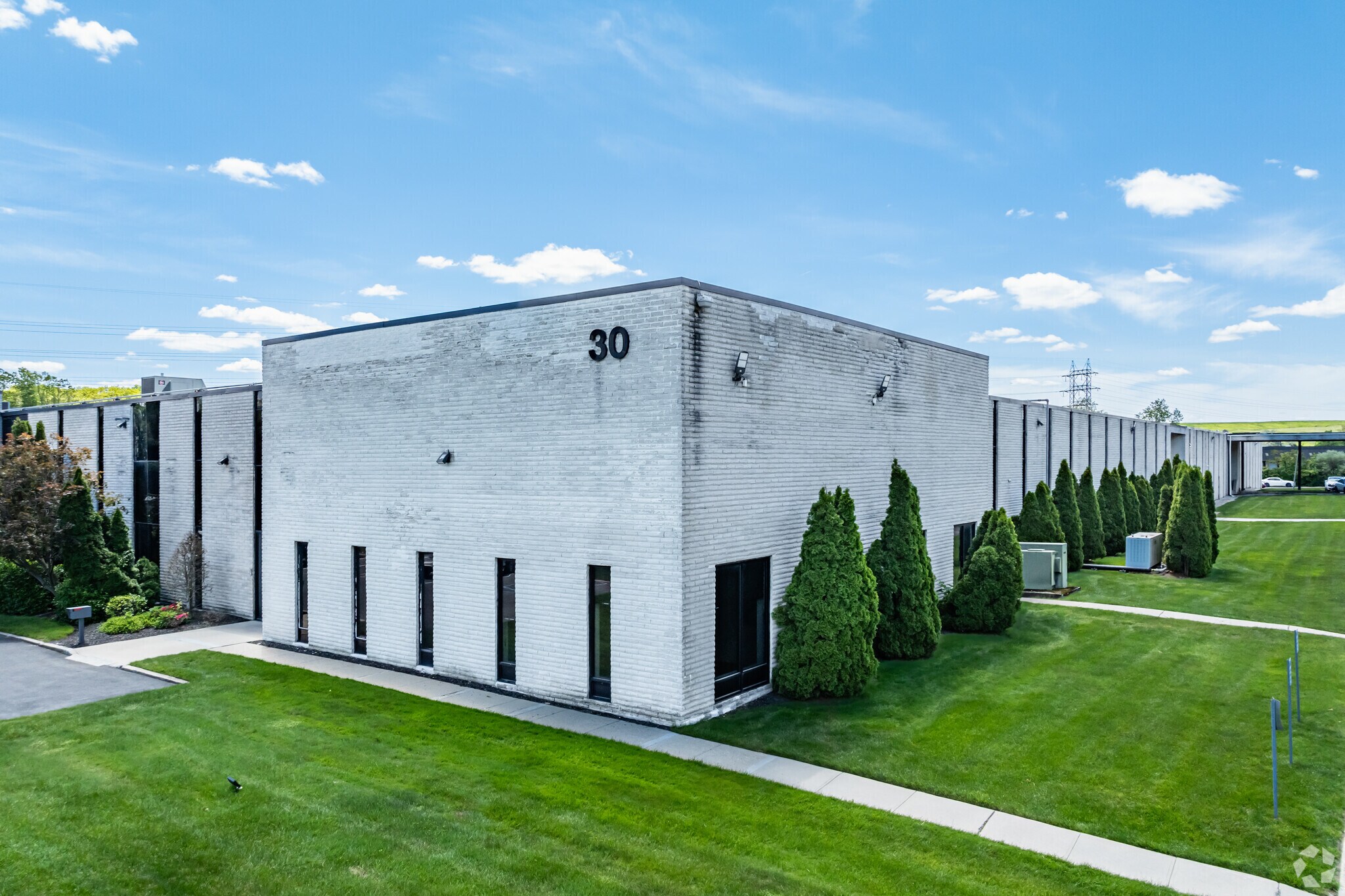 30 Hub Dr, Melville, NY à louer Photo principale– Image 1 sur 5