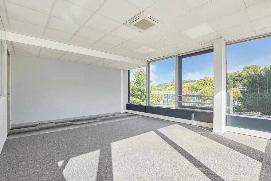 Bureau dans Lyon à louer - Photo de l’immeuble – Image 3 sur 13