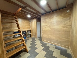 2568 W 2nd St, Brooklyn, NY à louer Photo intérieure– Image 2 sur 5