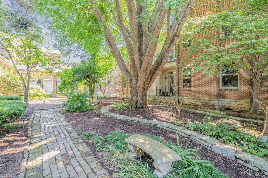 137 3rd Ave N, Franklin, TN à louer - Photo de l’immeuble – Image 3 sur 25