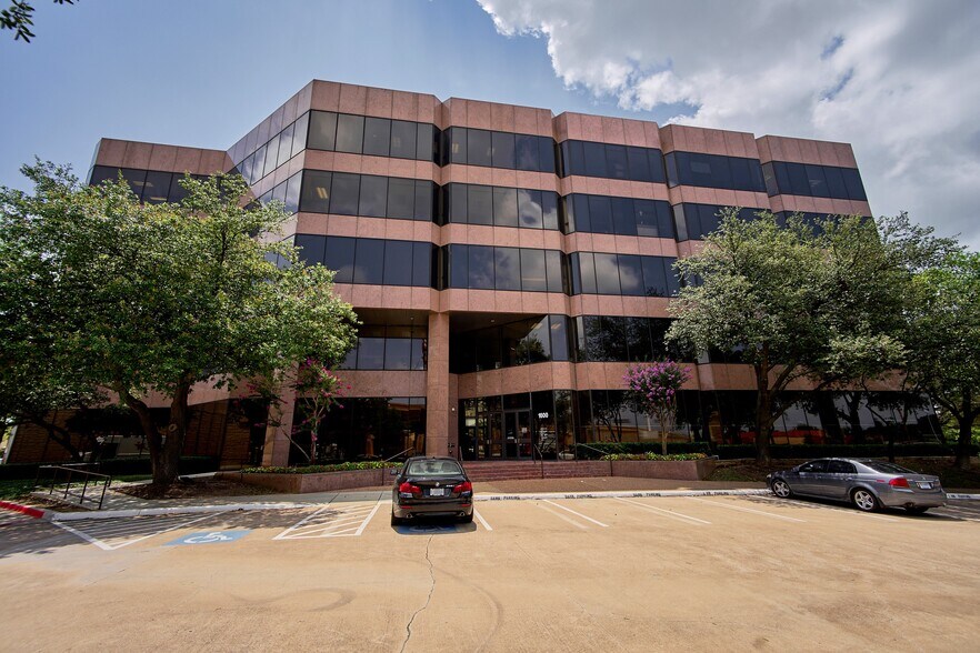 1600 Airport Fwy, Bedford, TX à louer - Photo de l’immeuble – Image 1 sur 13