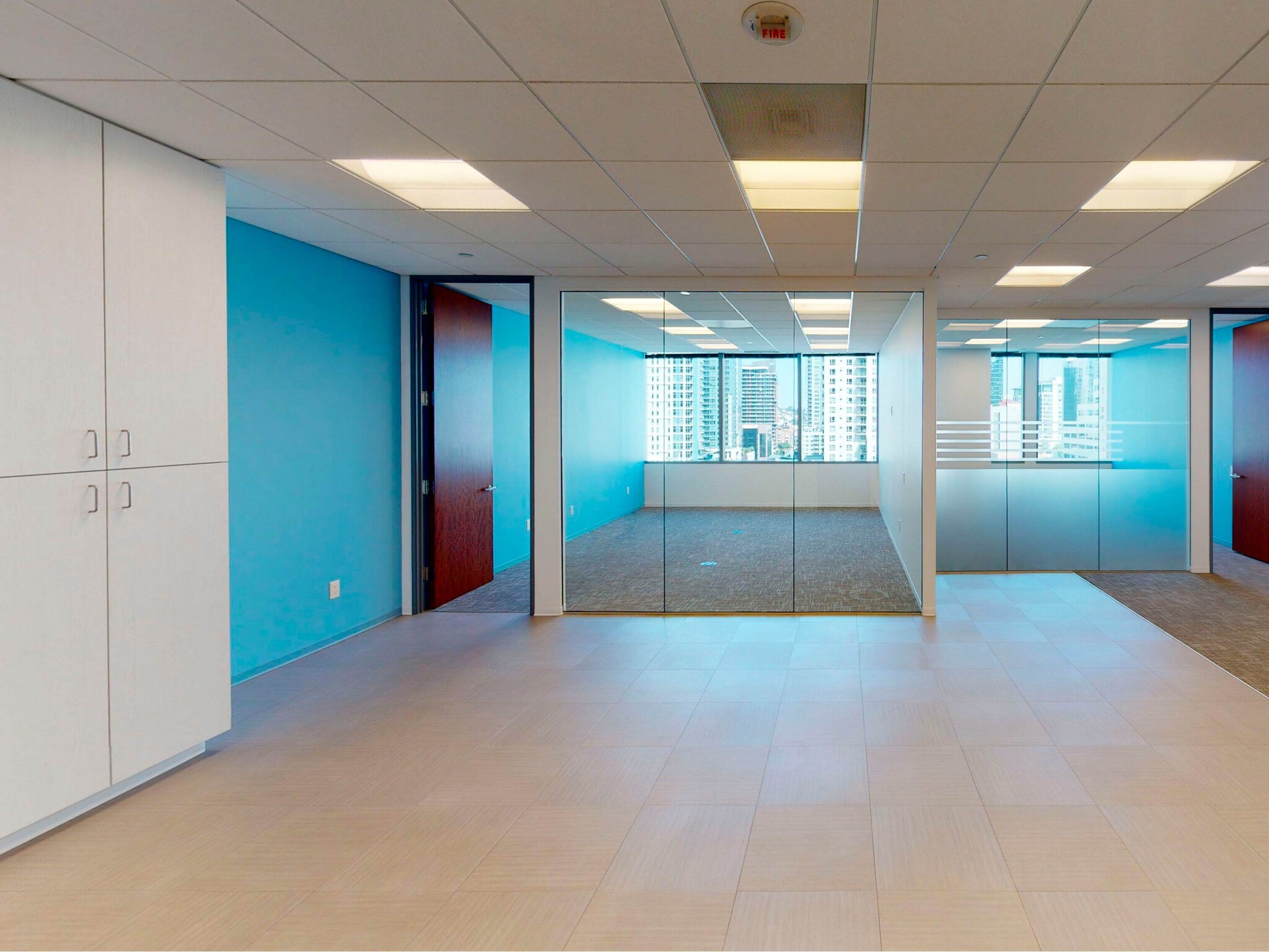 600 W Broadway, San Diego, CA à louer Photo intérieure– Image 1 sur 6