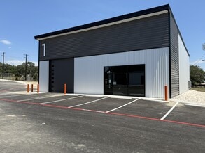 6420 FM 1102, New Braunfels, TX à louer Photo intérieure– Image 1 sur 12