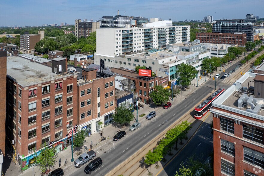 204 Spadina Ave, Toronto, ON à louer - Aérien – Image 2 sur 2