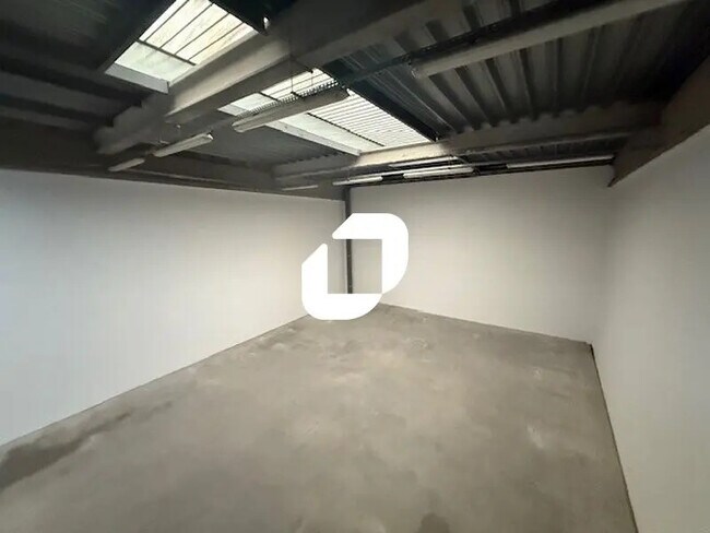 Plus de détails pour Bureau, Local d'activités à louer