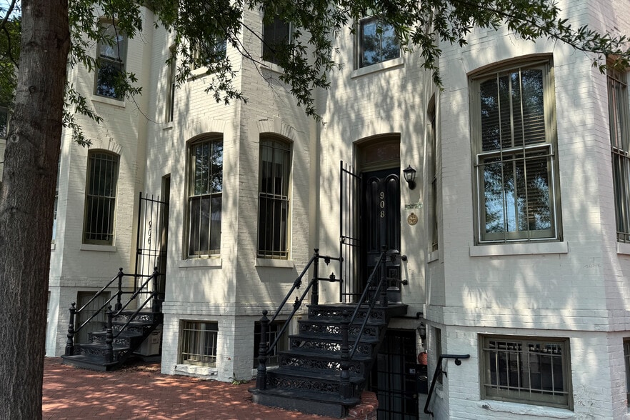 906-908 Pennsylvania Ave SE, Washington, DC à louer - Photo principale – Image 1 sur 2