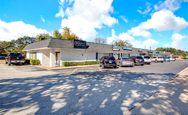 1012 N Davis Dr, Arlington, TX à vendre - Photo de l’immeuble – Image 1 sur 12