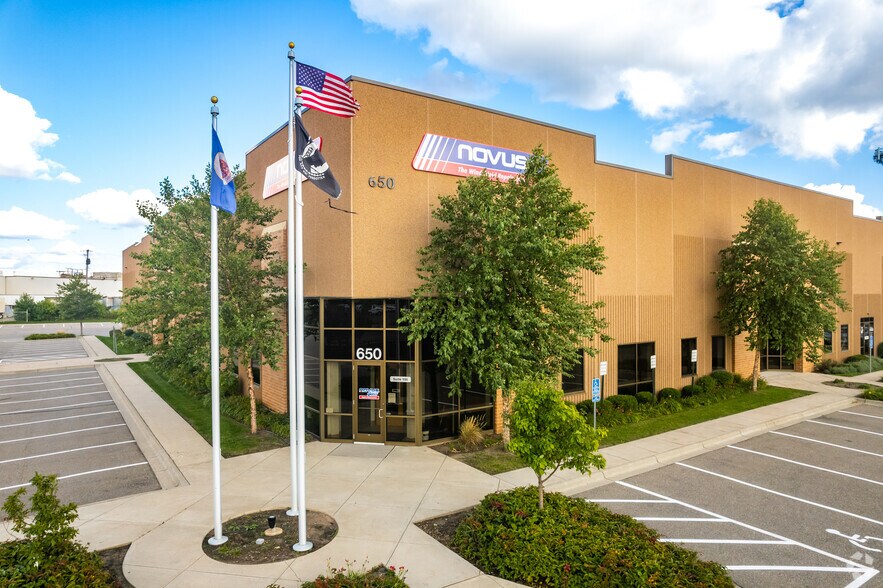 650 Pelham Blvd, Saint Paul, MN à louer - Photo de l’immeuble – Image 3 sur 7